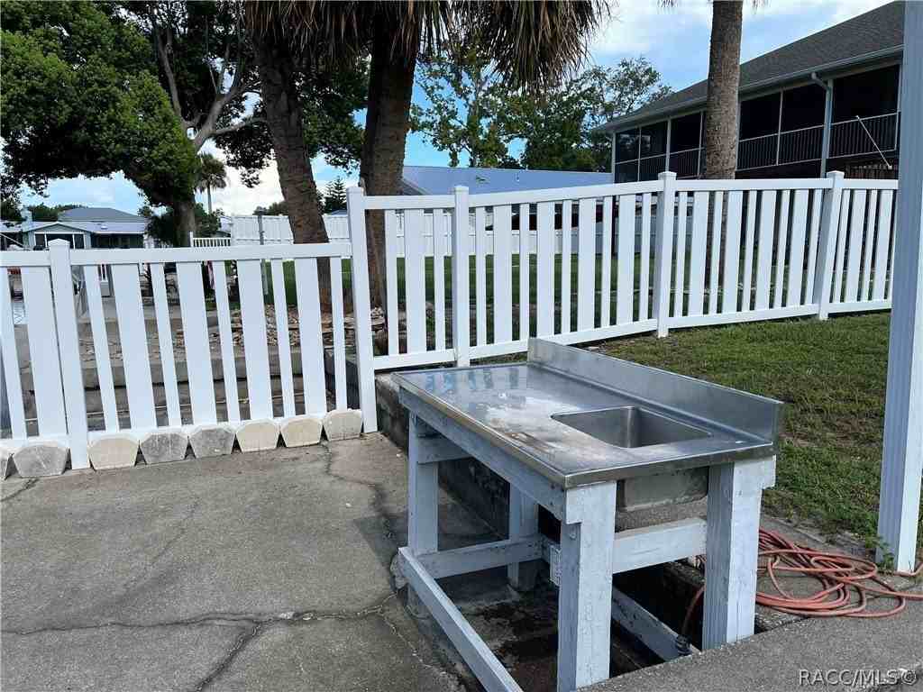 1920 Nw 18th St - Photo 2 of 28