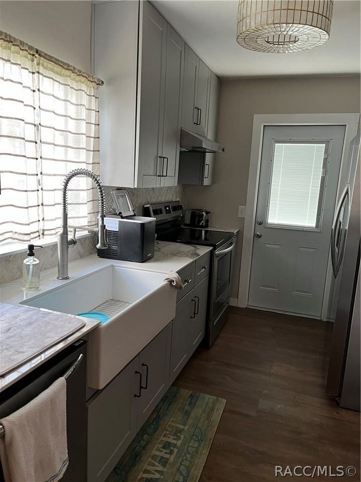 1920 Nw 18th St - Photo 4 of 28