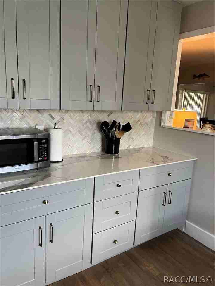 1920 Nw 18th St - Photo 6 of 28