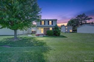 2824 Roundtree Dr - Photo 1 of 1