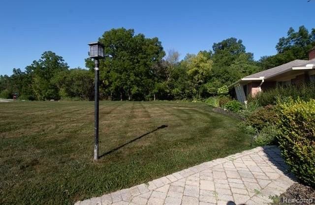 42046 Woodbrook Dr - Photo 2 of 24