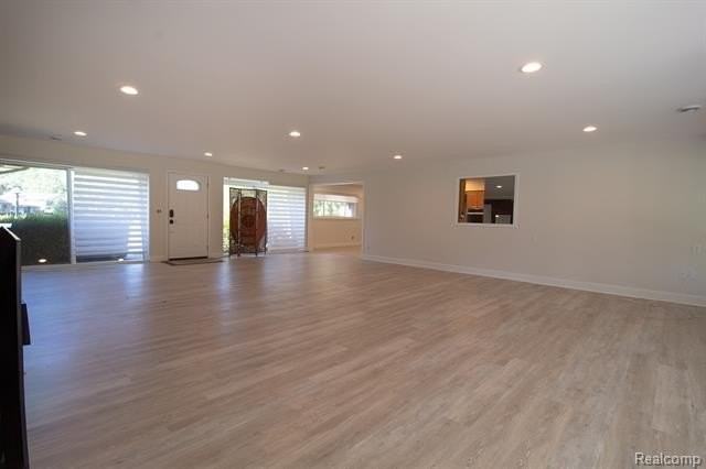 42046 Woodbrook Dr - Photo 4 of 24