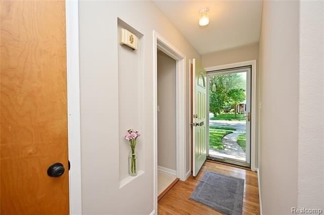 2453 Windemere Rd - Photo 2 of 39