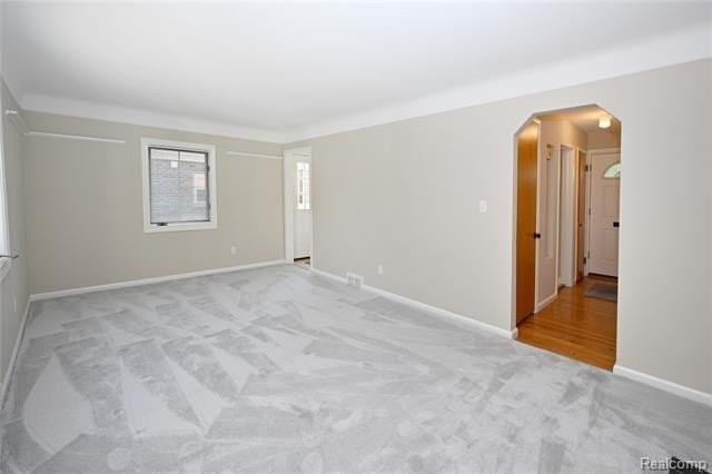 2453 Windemere Rd - Photo 4 of 39