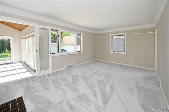 2453 Windemere Rd - Photo 5 of 39