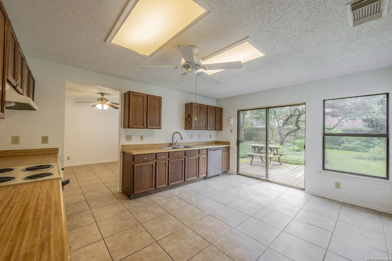 16009 Hickory Well Dr - Photo 7 of 15