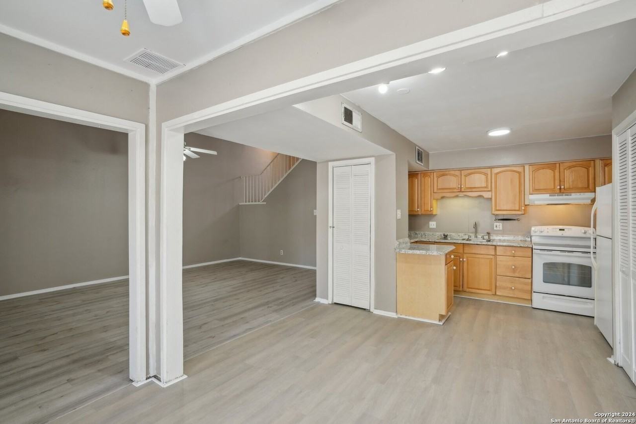5023 Concord Rdg - Photo 7 of 33