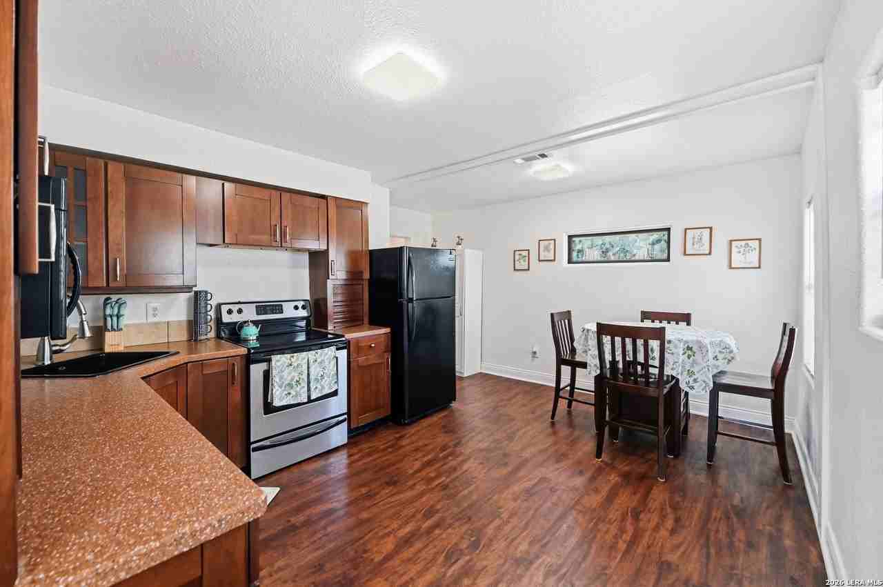 142 Pennystone Ave - Photo 3 of 9