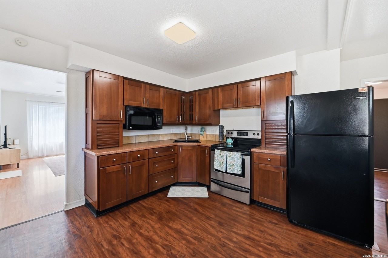 142 Pennystone Ave - Photo 4 of 9