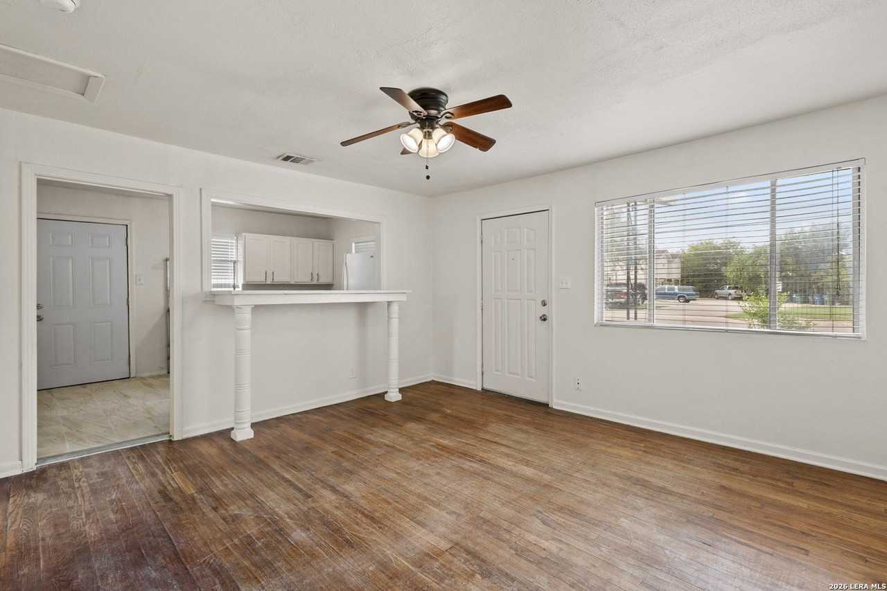 759 Avondale Ave - Photo 6 of 18