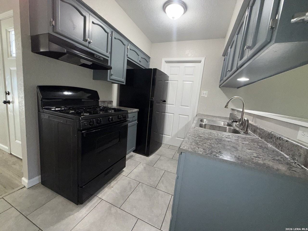 4911 Tennyson Dr - Photo 4 of 16