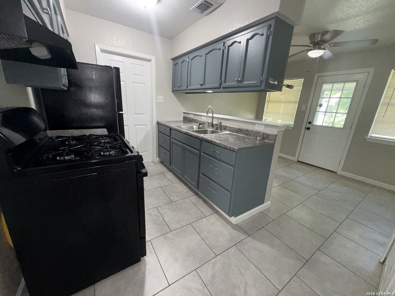 4911 Tennyson Dr - Photo 5 of 16