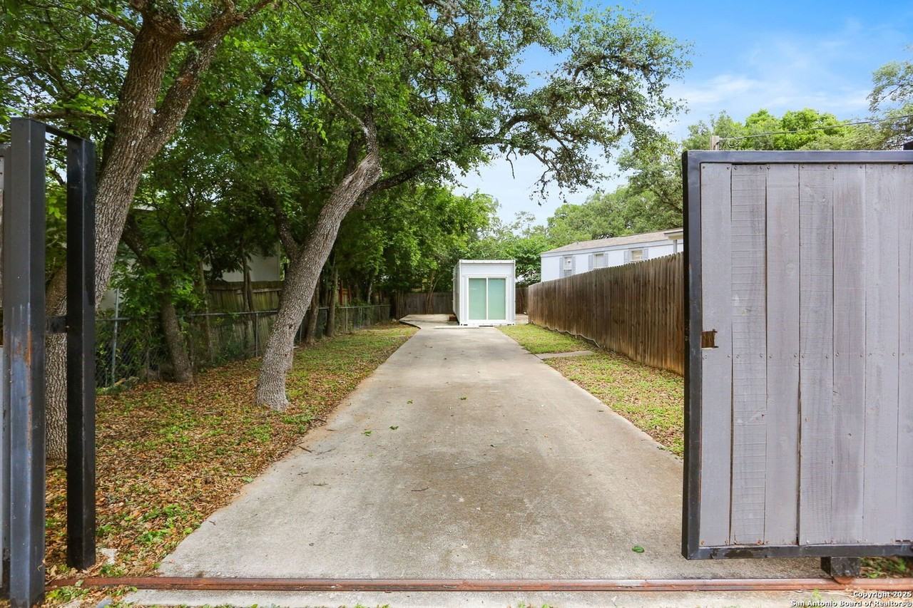 25211 Aue Rd #B - Photo 2 of 13