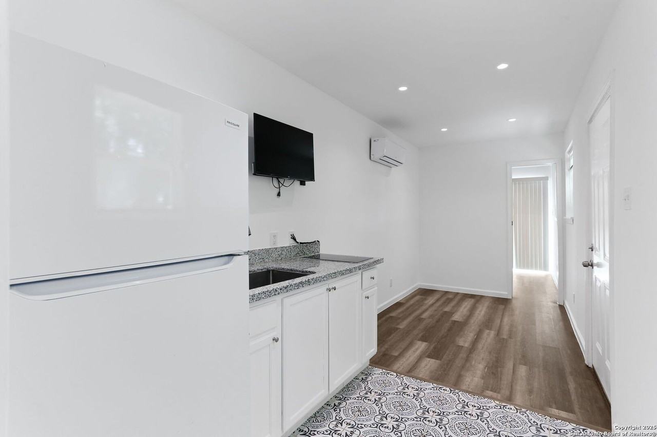 25211 Aue Rd #B - Photo 7 of 13