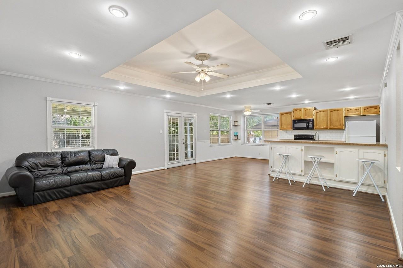 4823 Blue Heron Dr - Photo 4 of 22