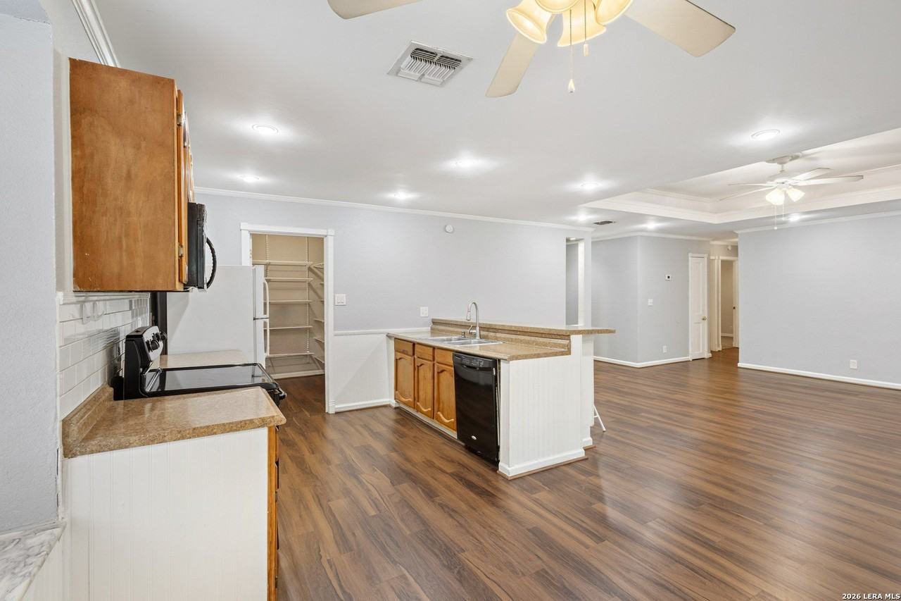 4823 Blue Heron Dr - Photo 5 of 22