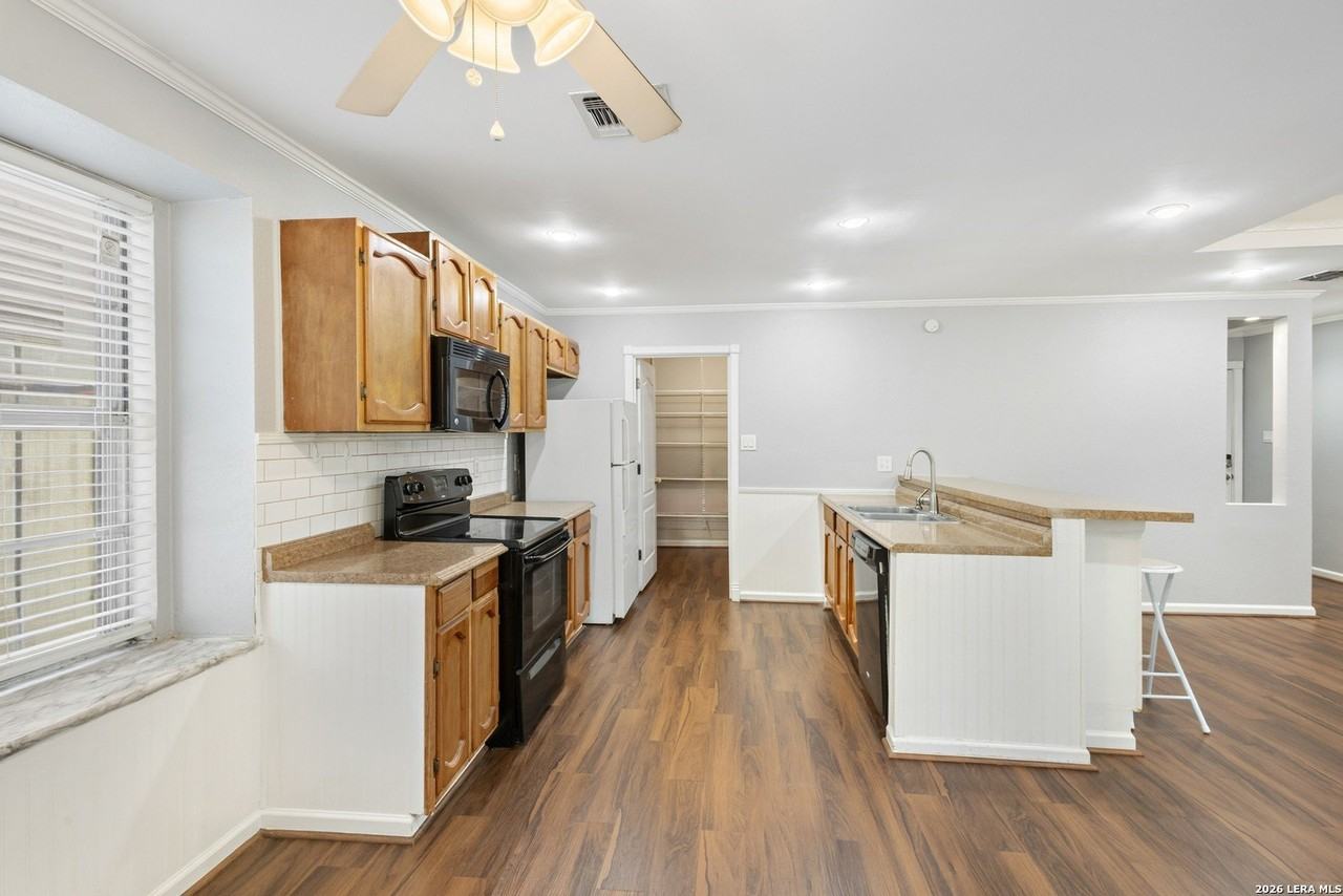 4823 Blue Heron Dr - Photo 6 of 22