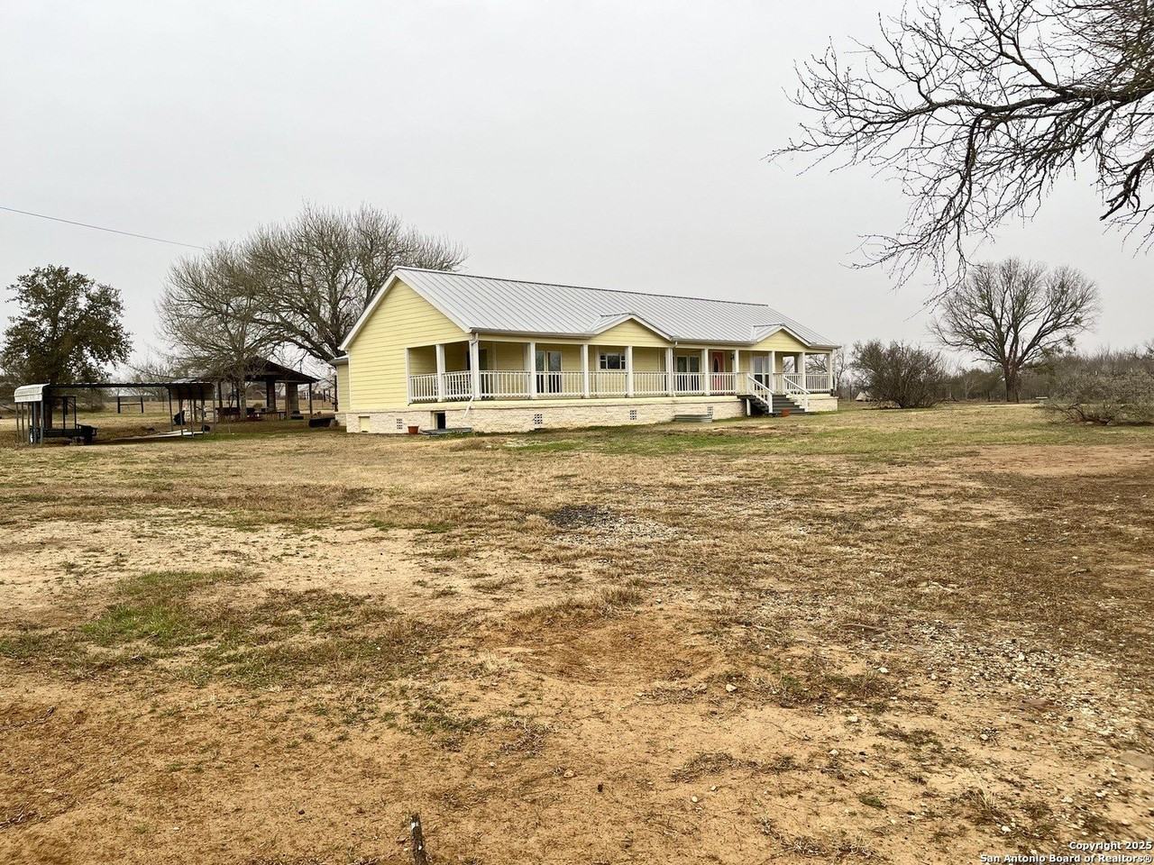 298 Haley Ln - Photo 5 of 40