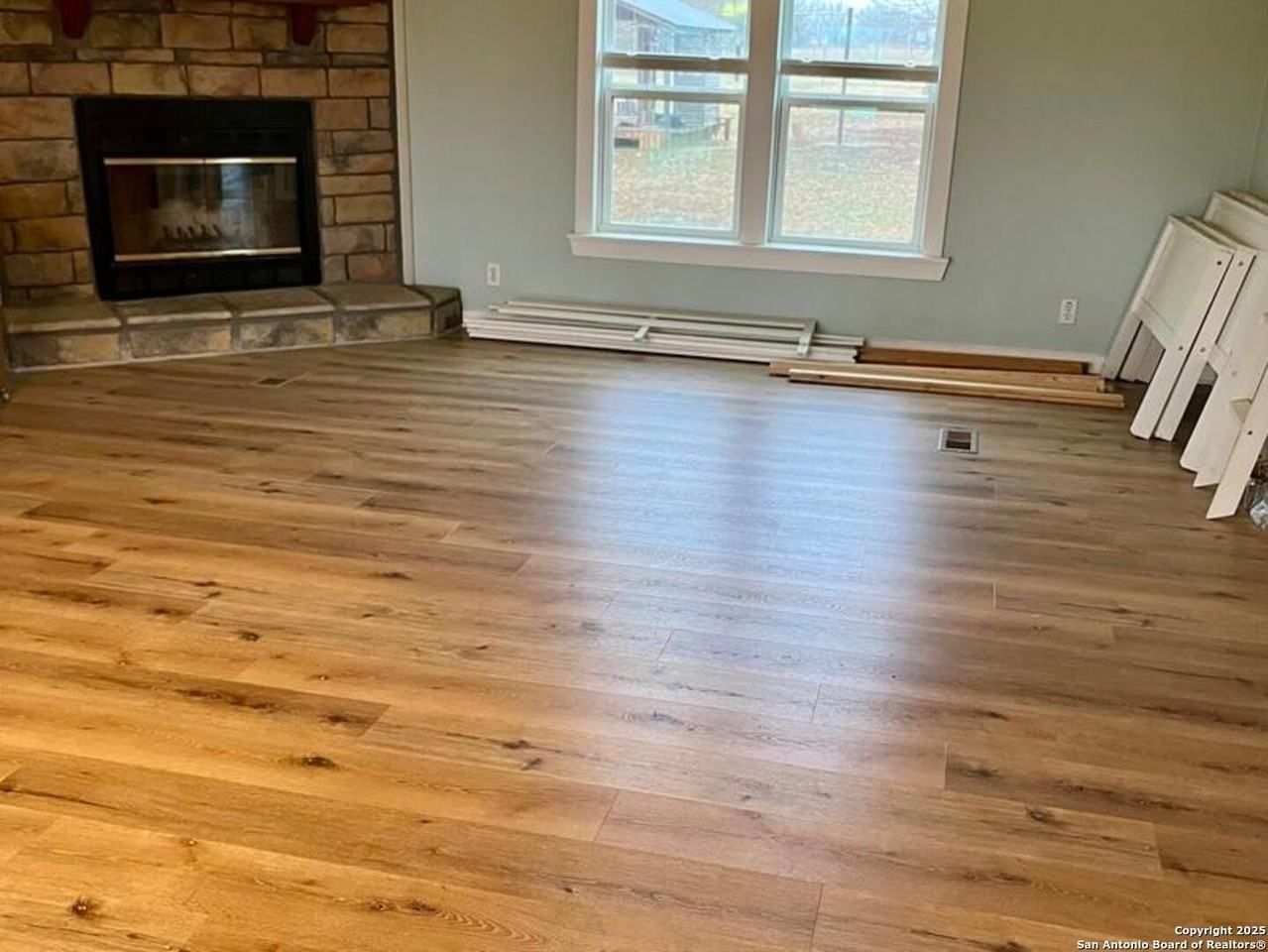 298 Haley Ln - Photo 7 of 40