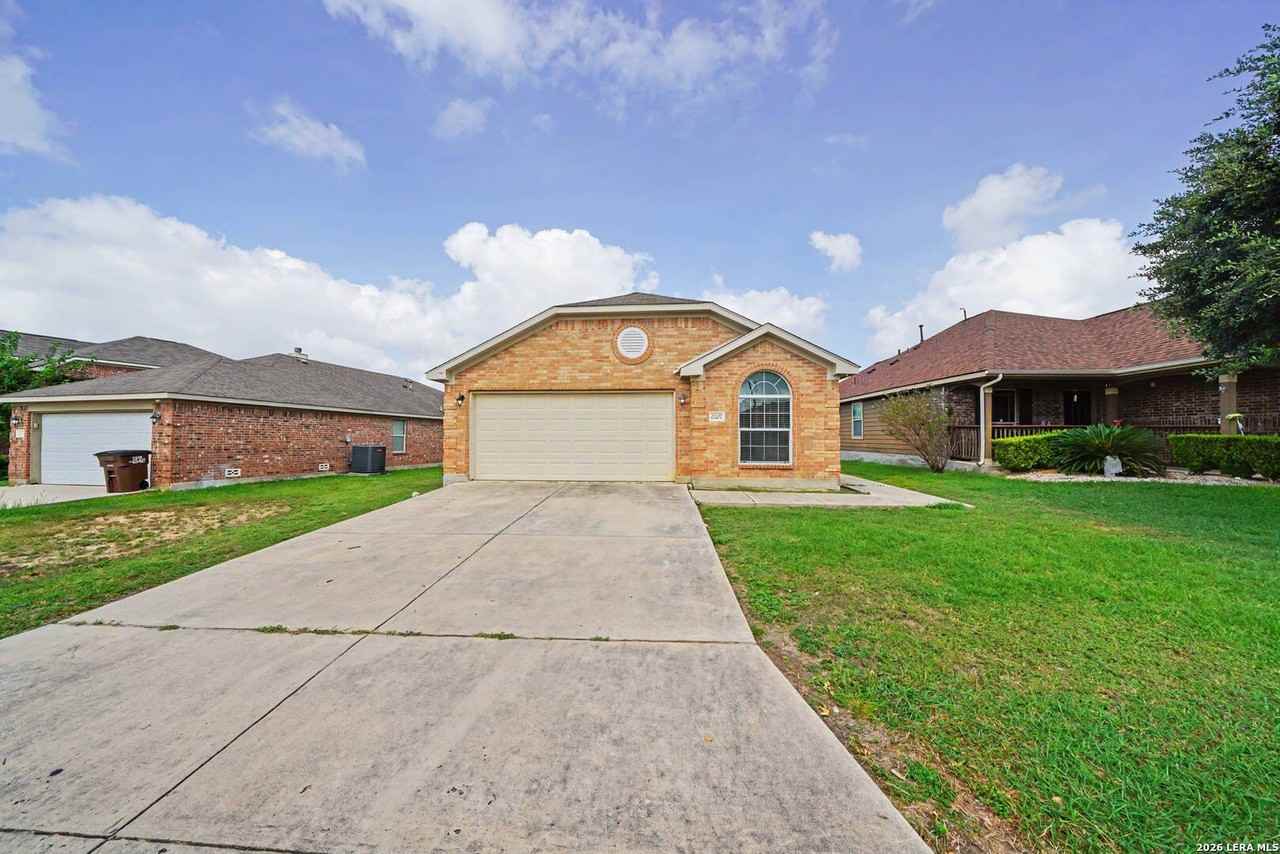 6527 Candleview Ct - Photo 2 of 36