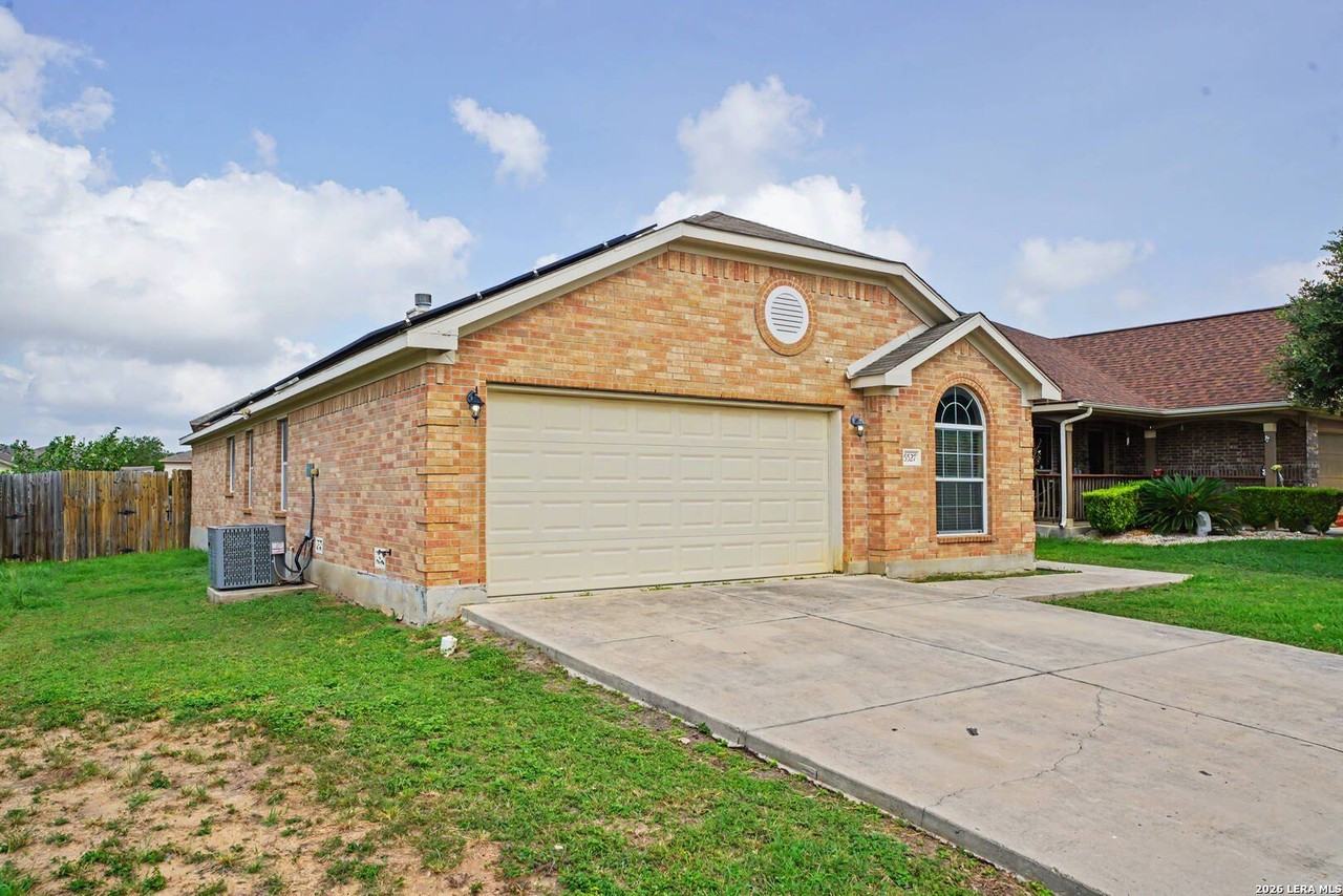 6527 Candleview Ct - Photo 3 of 36