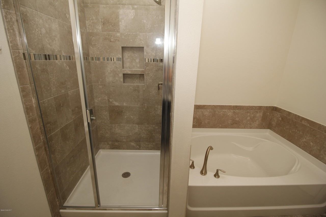 561 Dillard Dr Se - Photo 7 of 20