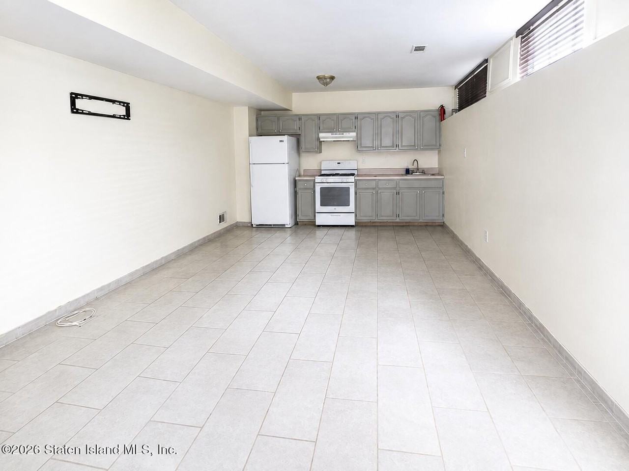 126 Mallow St - Photo 3 of 4