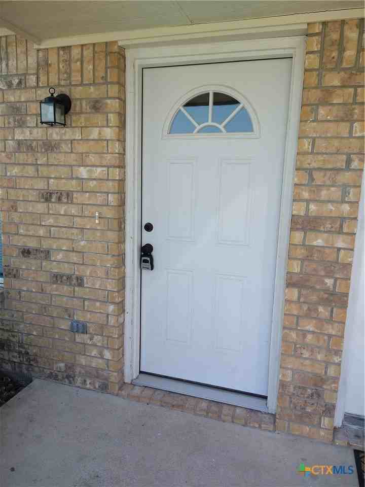 105 Valley Cir #C - Photo 2 of 16