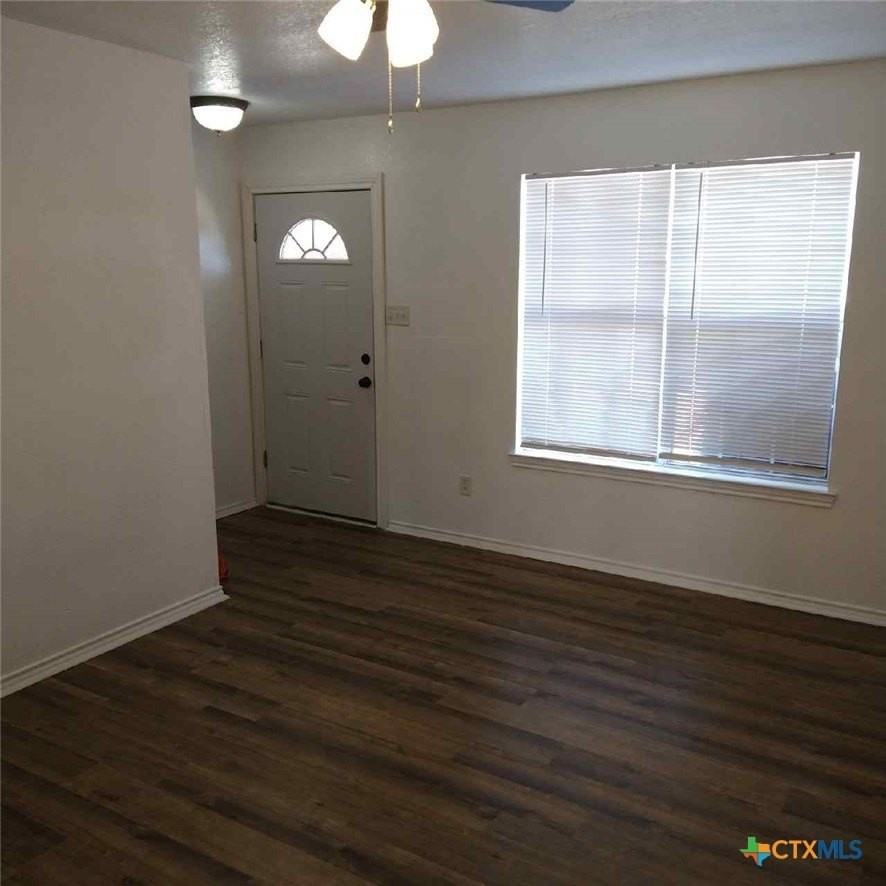 105 Valley Cir #C - Photo 3 of 16