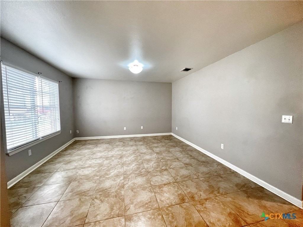 1768 Kuehler Ave - Photo 4 of 18