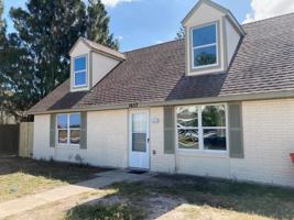 featured image of 1657 N Shore Dr