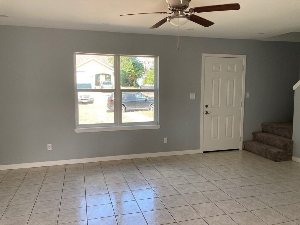 1657 N Shore Dr - Photo 2 of 15