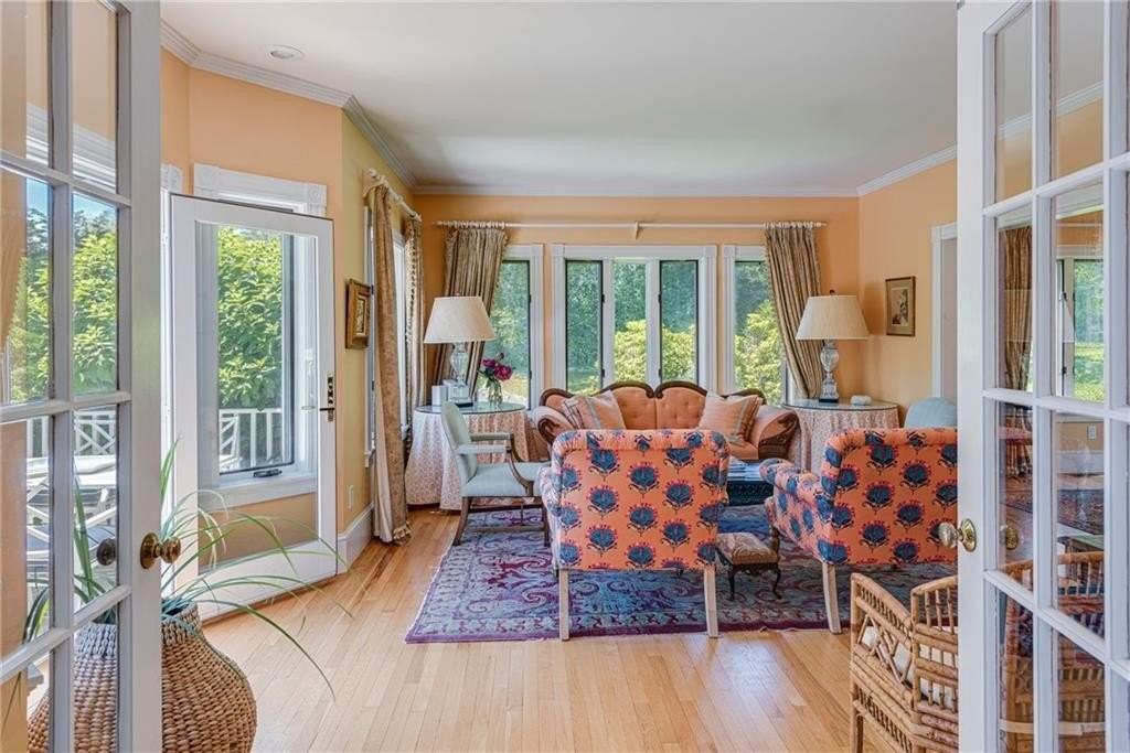 39 Brenton Rd - Photo 4 of 40