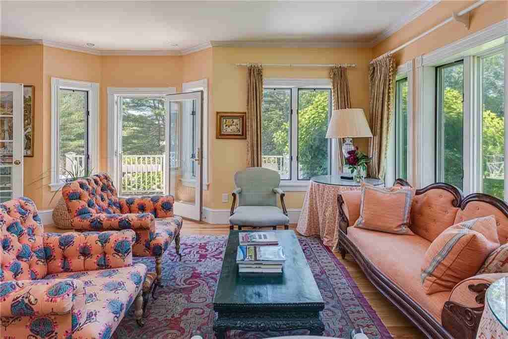 39 Brenton Rd - Photo 6 of 40