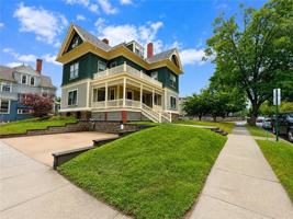 featured image of 264 Bowen St #3E