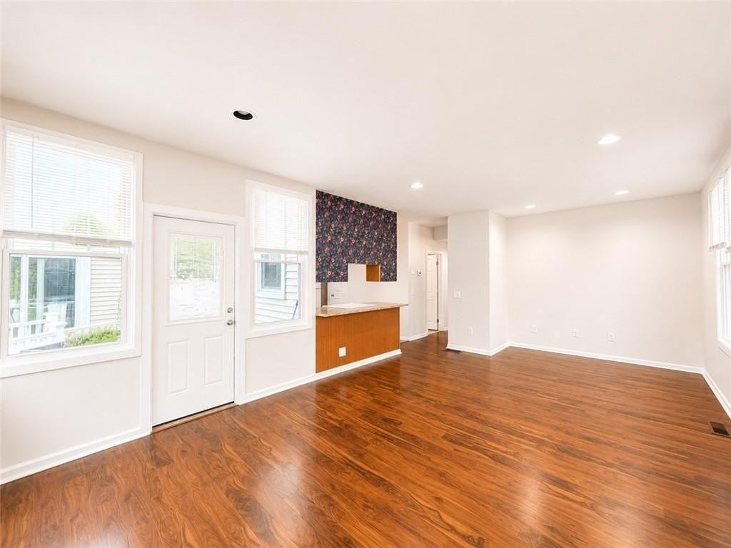 8 Slocum St #9 - Photo 3 of 13