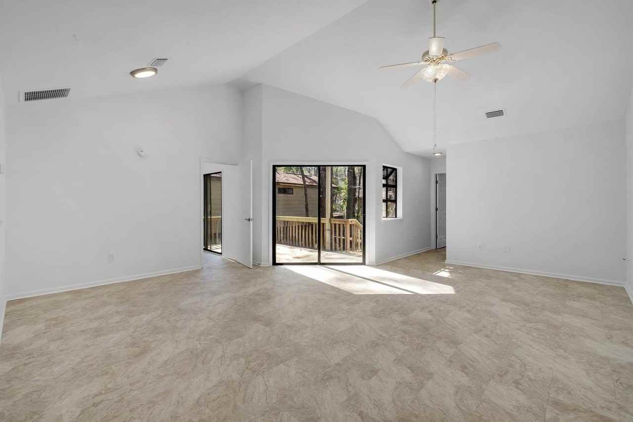 1691 Silverwood Dr - Photo 5 of 26