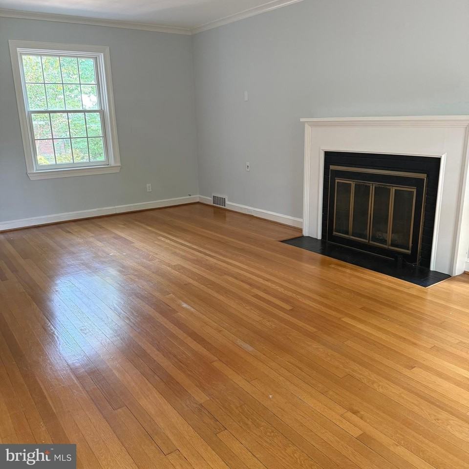 3121 Quebec Pl Nw - Photo 4 of 30