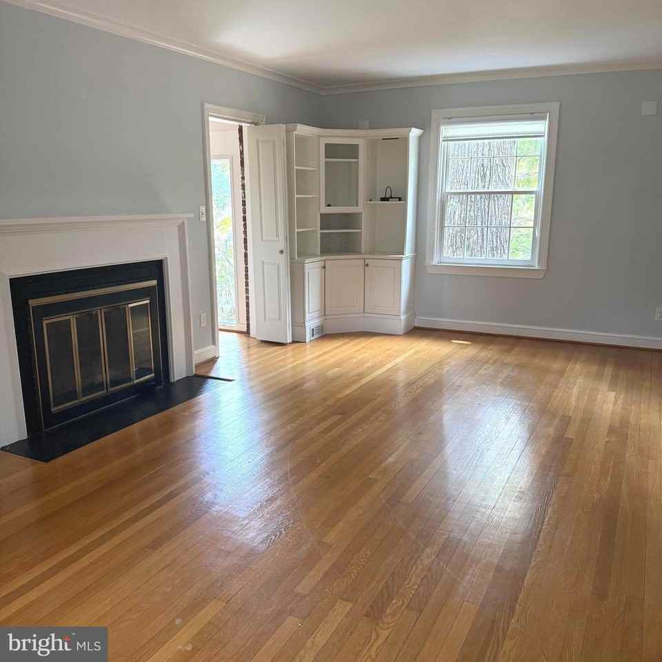 3121 Quebec Pl Nw - Photo 5 of 30