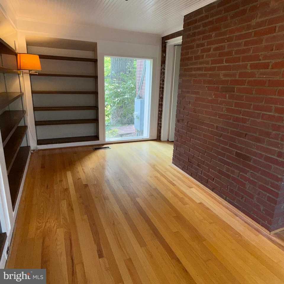 3121 Quebec Pl Nw - Photo 7 of 30
