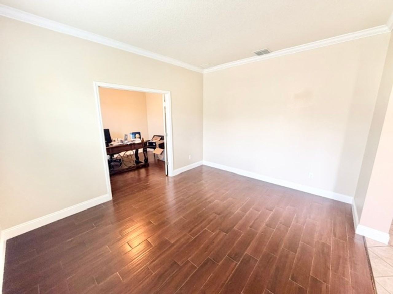2103 Candlenut Cir - Photo 5 of 36
