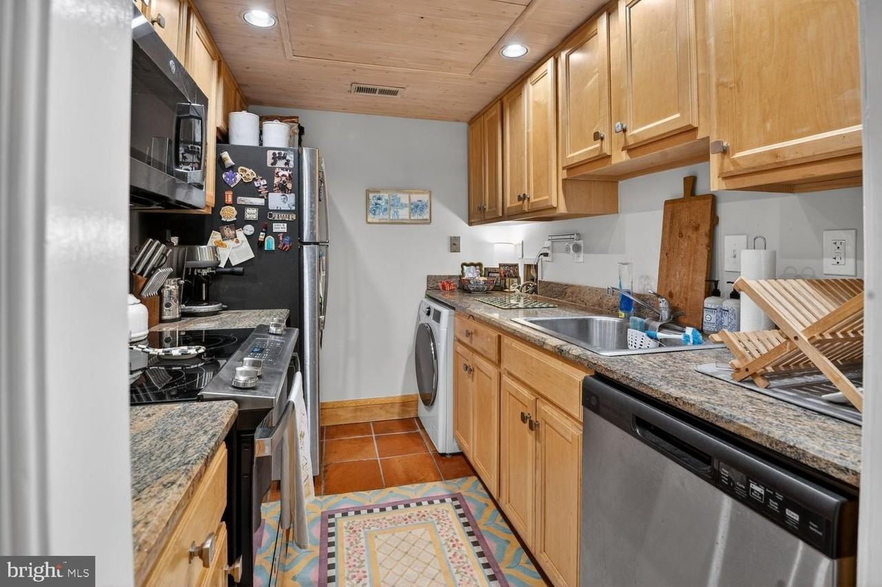 4605 Macarthur Blvd Nw #A - Photo 5 of 14