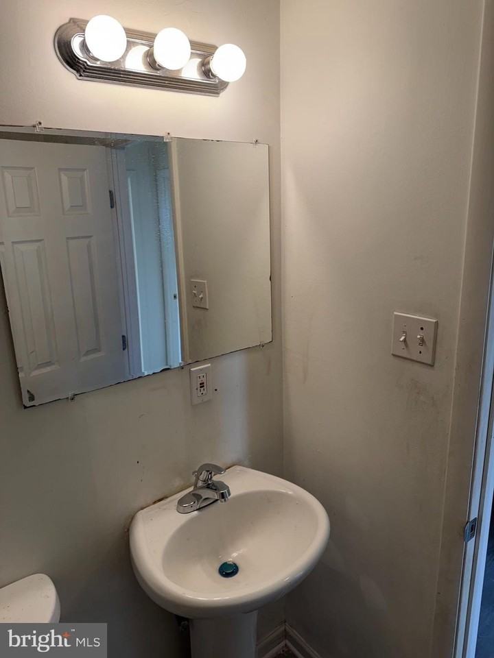 539 Homestead Rd Apt B - Photo 4 of 7