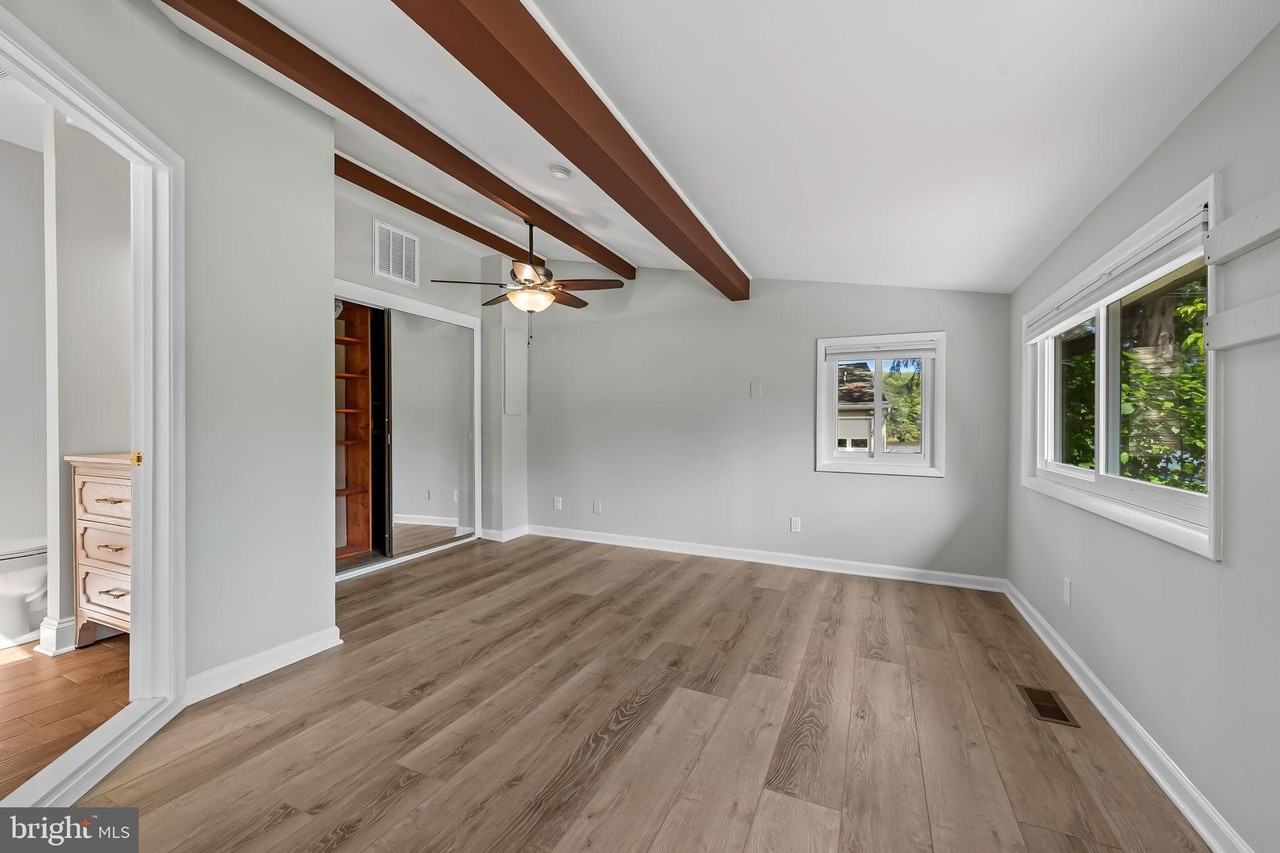 530 Highland Dr - Photo 6 of 36