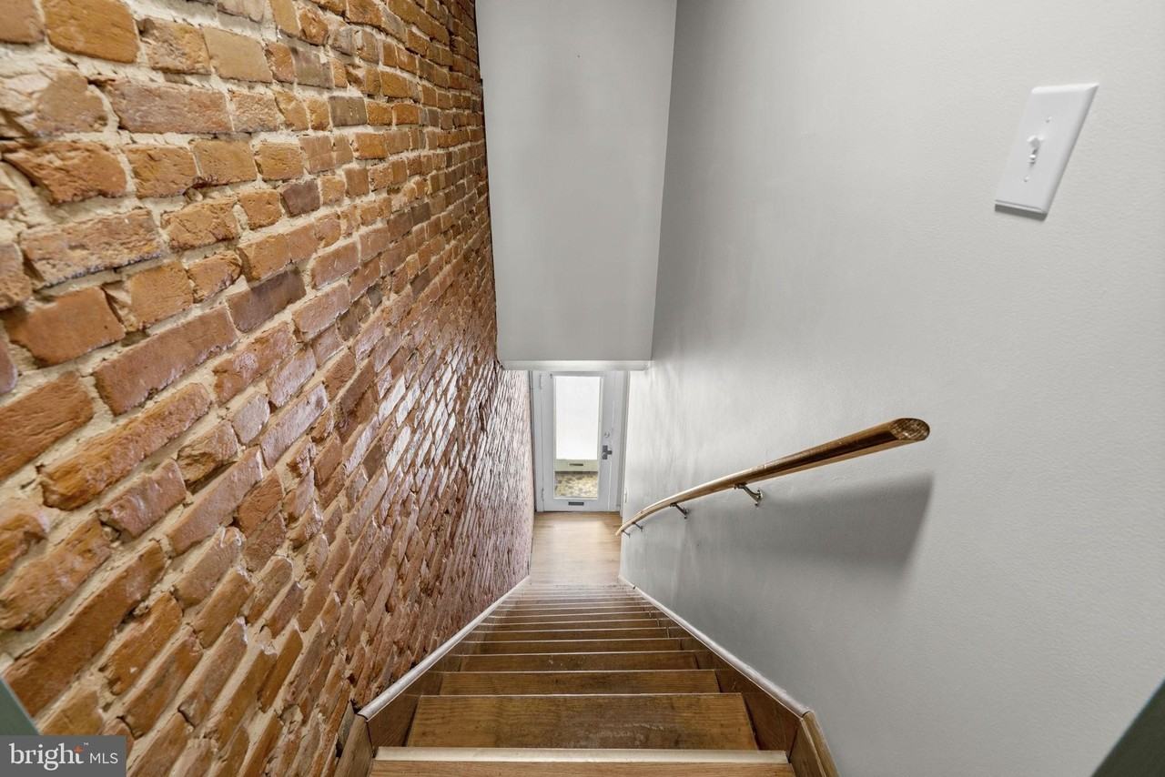 1305 Light St #2ndFL - Photo 4 of 35