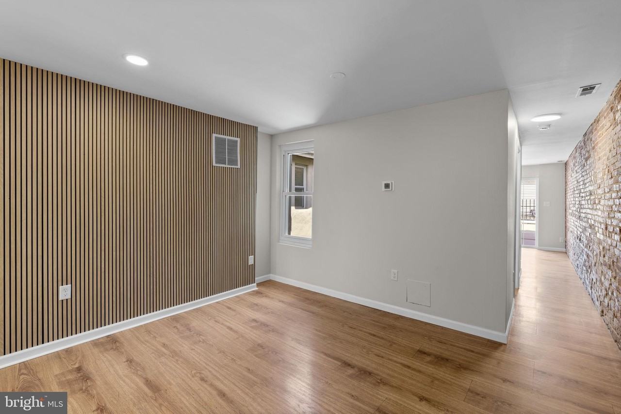 1305 Light St #2ndFL - Photo 5 of 35