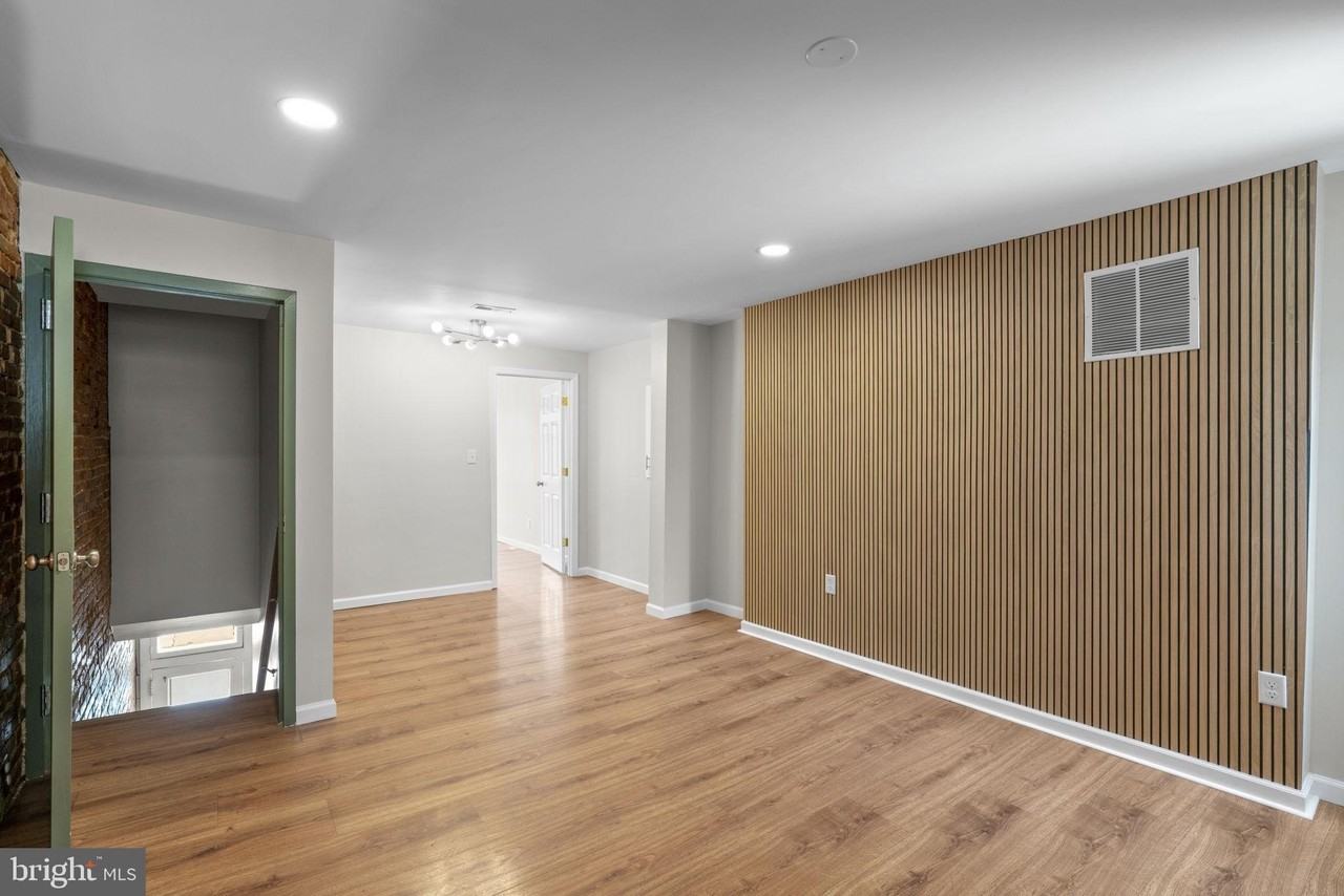 1305 Light St #2ndFL - Photo 6 of 35