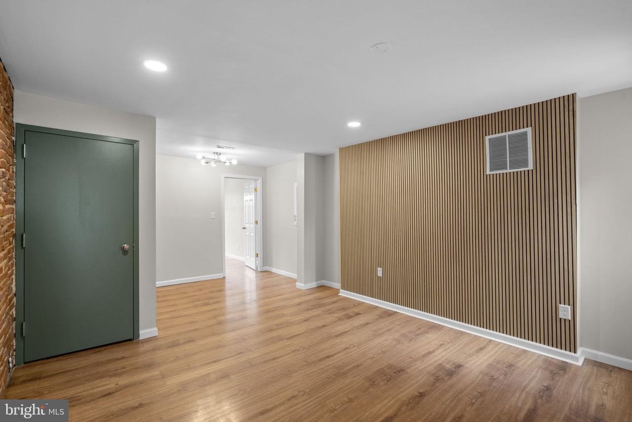 1305 Light St #2ndFL - Photo 7 of 35