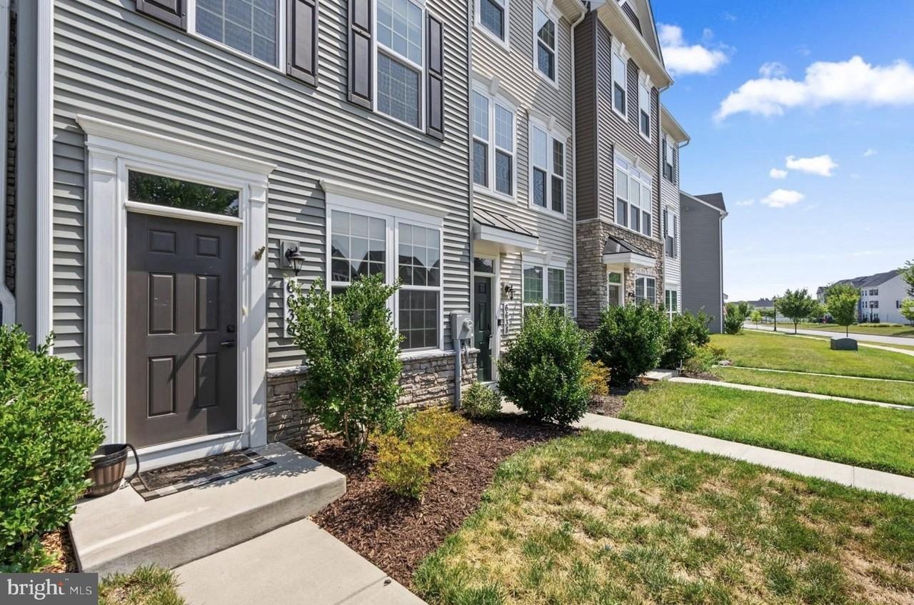 6636 Ballenger Run Blvd - Photo 2 of 25