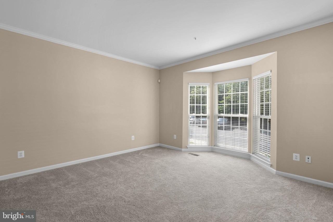 6381 Stockbridge Overlook Ct - Photo 3 of 45